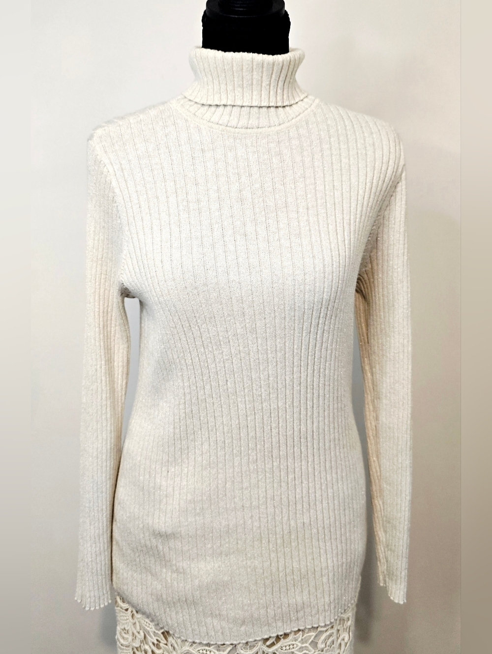 Chico’s Cream Ribbed Turtleneck Sweater Metallic Shimmer Knit Size 1 (M)